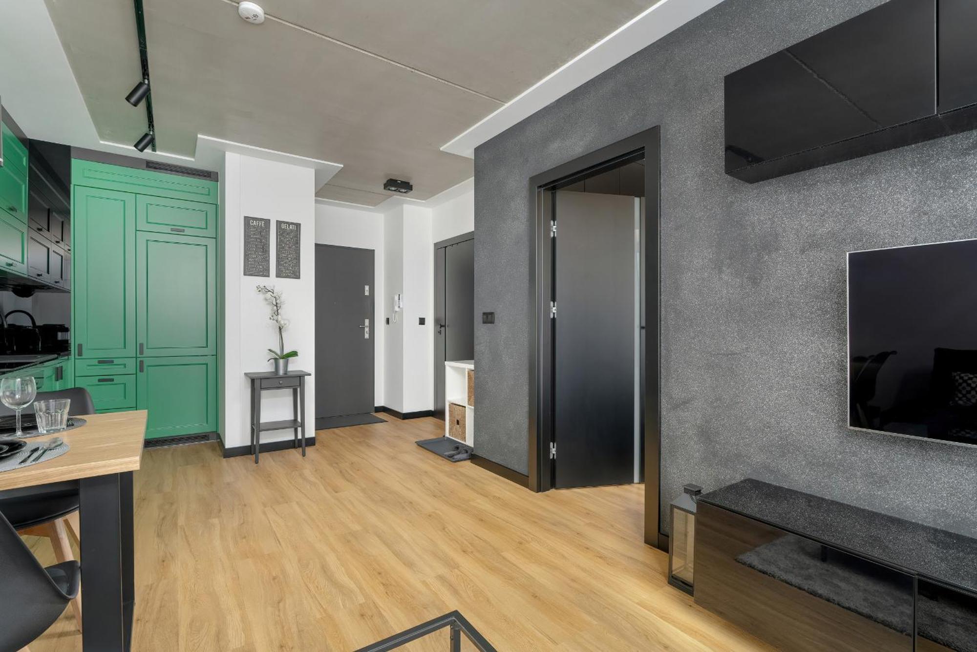 New Wagrowska With 2 Free Parking Places And Balcony In By Renters * Poznań