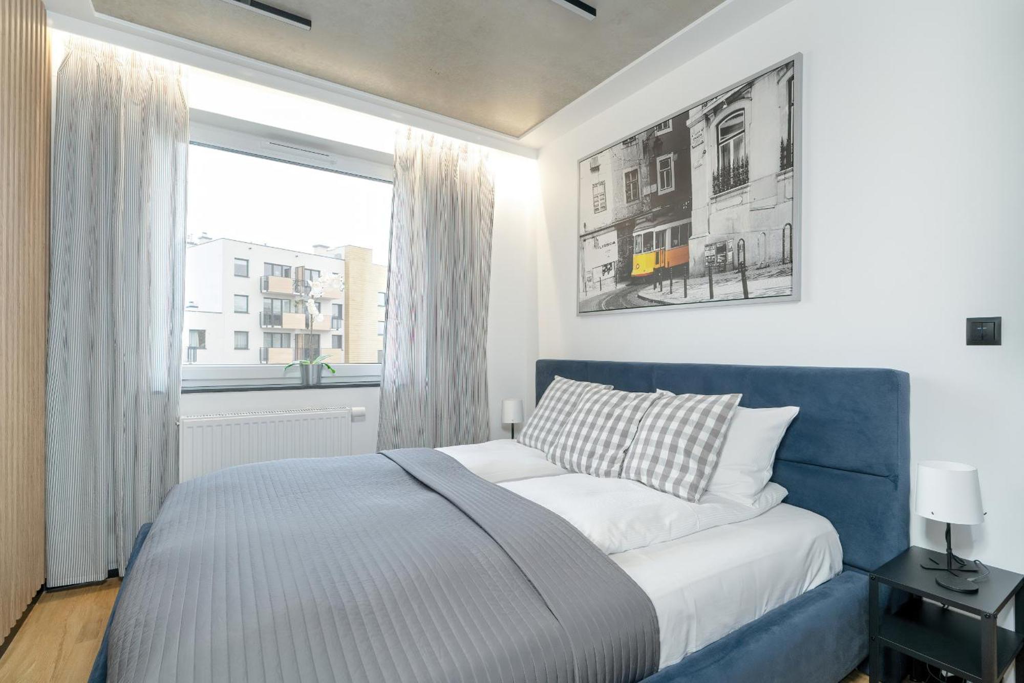 New Wagrowska With 2 Free Parking Places And Balcony In By Renters Apartament