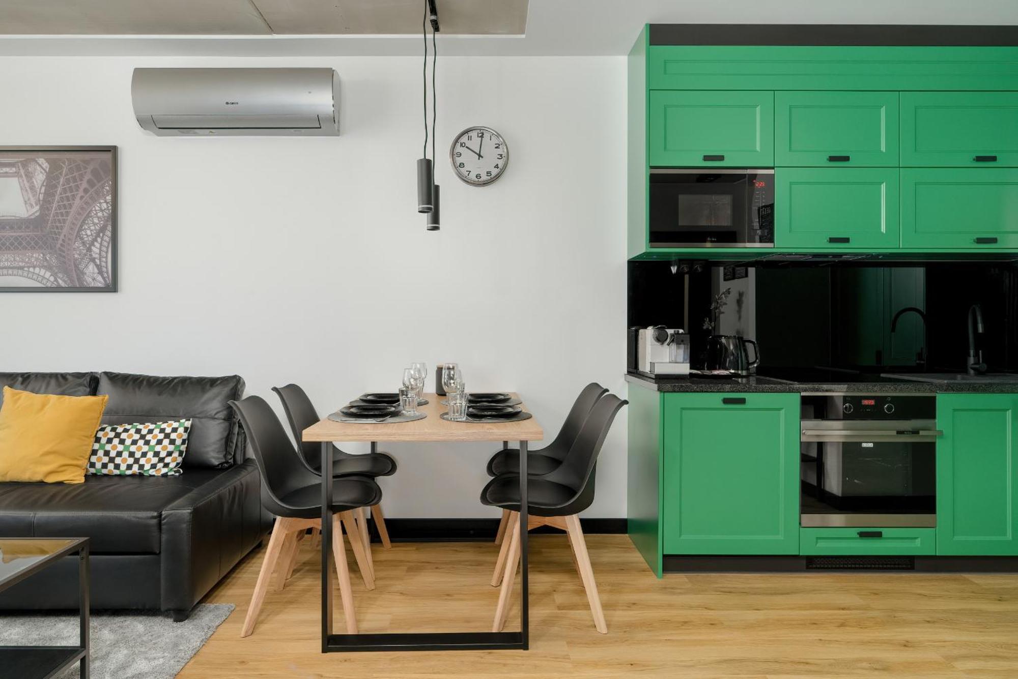 Apartament New Wagrowska With 2 Free Parking Places And Balcony In By Renters *