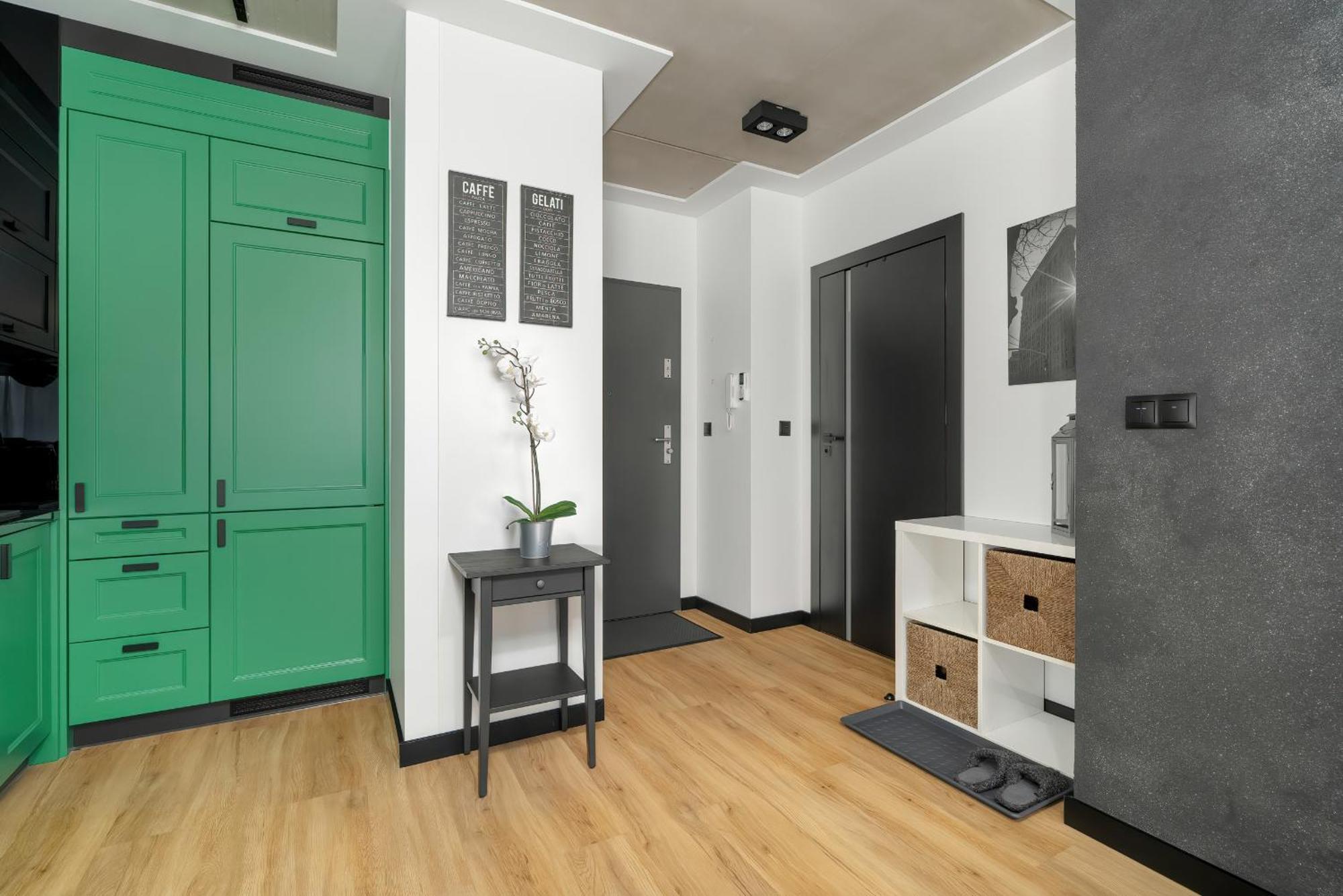 New Wagrowska With 2 Free Parking Places And Balcony In By Renters * Poznań