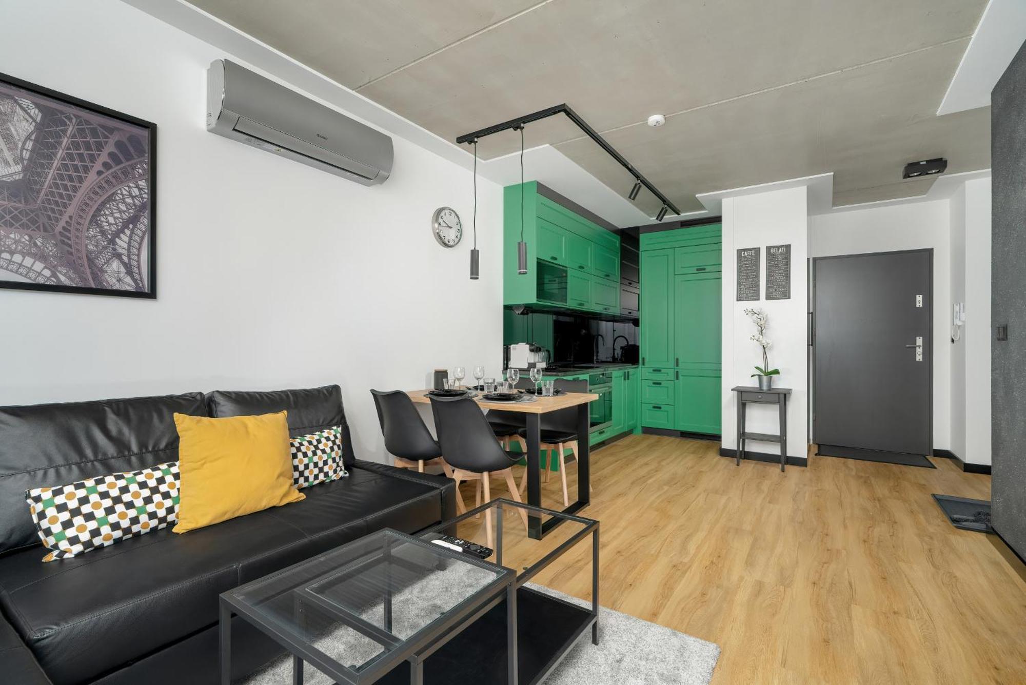 New Wagrowska With 2 Free Parking Places And Balcony In By Renters Apartament *